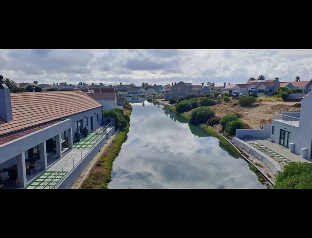 958M² VACANT LAND FOR SALE IN PORT OWEN